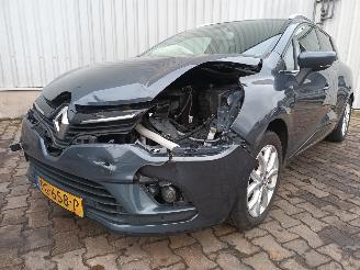 damaged passenger cars Renault Clio Clio IV Estate/Grandtour (7R) Combi 5-drs 1.5 Energy dCi 110 FAP (K9K-=
646(K9K-F6)) [81kW]  (06-2016/...) 2017/7