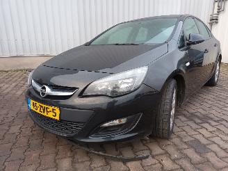 Voiture accidenté Opel Astra Astra J (PD5/PE5) Sedan 1.7 CDTi 16V 110 (A17DTE(Euro 5)) [81kW]  (06-=
2012/10-2015) 2013/2