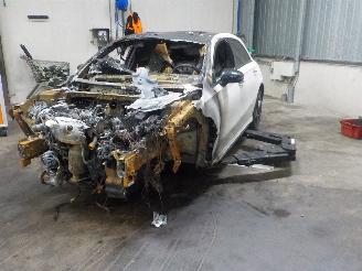demontáž osobní automobily Mercedes A-klasse A (177.0) Hatchback 2.0 A-250 Turbo 16V (M260.920) [165kW]  (03-2018/1=
2-2025) 2018/0