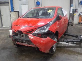 Voiture accidenté Toyota Aygo Aygo (B40) Hatchback 1.0 12V VVT-i (1KR-FE) [51kW]  (05-2014/06-2018) 2017/3
