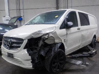 krockskadad bil auto Mercedes Vito Vito (447.6) Van 1.6 111 CDI 16V (OM622.951(R9M-503)) [84kW]  (10-2014=
/...) 2016