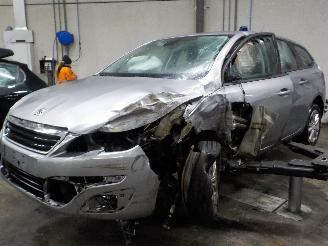 Coche accidentado Peugeot 308 308 SW (L4/L9/LC/LJ/LR) Combi 5-drs 1.2 12V e-THP PureTech 130 (EB2DTS=
(HNY)) [96kW]  (03-2014/12-2021) 2014/10