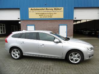 occasion passenger cars Volvo V-60 D6 TWIN MOMENTUM PLUG-IN 2015/4