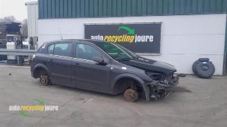 damaged passenger cars Opel Astra Astra H (L48), Hatchback 5-drs, 2004 / 2014 1.8 16V 2004/6