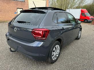 Voiture accidenté Volkswagen Polo 1.0 TSI 95PK Pano NAVi apple carplay Parkeer sensoren voor & Achter 2019/1
