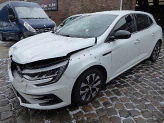 damaged passenger cars Renault Mégane Limited 2021/12