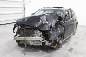 damaged passenger cars Audi Q5  2015/1
