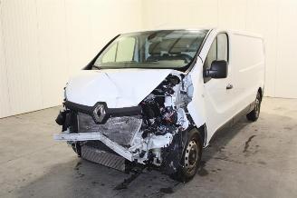 damaged commercial vehicles Renault Trafic  2018/10