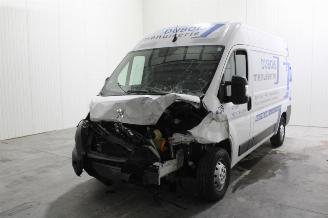 damaged passenger cars Peugeot Boxer  2021/6