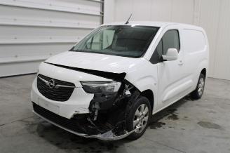 damaged passenger cars Opel Combo  2020/10