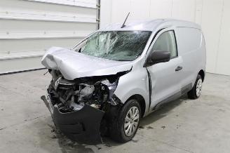 Damaged car Renault Express  2023/11