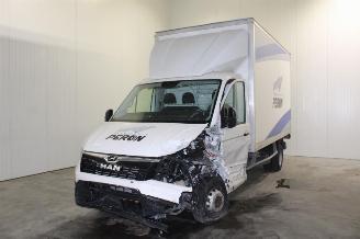 damaged commercial vehicles MAN TGE  2019/10