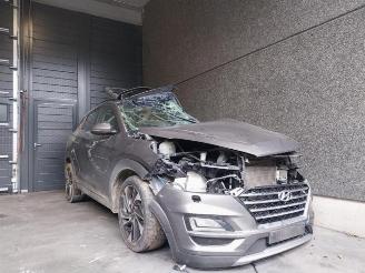damaged passenger cars Hyundai Tucson Tucson, SUV, 2015 1.6 CRDi 16V 136 2018/12
