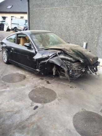 damaged passenger cars Porsche 911 3400 benzine 2000/1