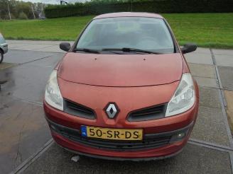 damaged motor cycles Renault Clio Clio III (BR/CR), Hatchback, 2005 / 2014 1.2 16V 75 2006/4