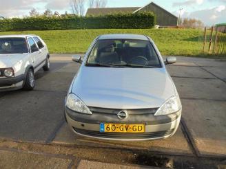 krockskadad bil bromfiets Opel Corsa Corsa C (F08/68), Hatchback, 2000 / 2009 1.2 16V 2001/4