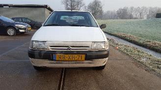 uszkodzony samochody osobowe Citroën Saxo  1997/5