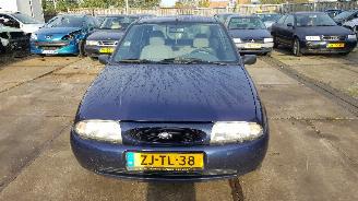 uszkodzony samochody osobowe Ford Fiesta Fiesta IV/V Hatchback 1.3i (J4J) [44kW]  (08-1995/01-2002) 1999/5