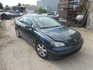 damaged passenger cars Opel Astra coupe 2001/1