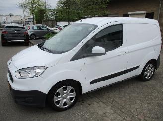 Coche accidentado Ford Transit Connect 1.6 TCI AIRCO SCHUFDEUR 2015/10