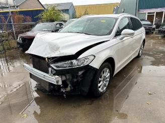 uszkodzony samochody osobowe Ford Mondeo Mondeo V Wagon, Combi, 2014 2.0 TDCi 150 16V 2019/6