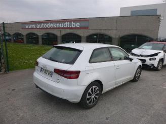 skadebil auto Audi A3 1.6 TDI 2014/6