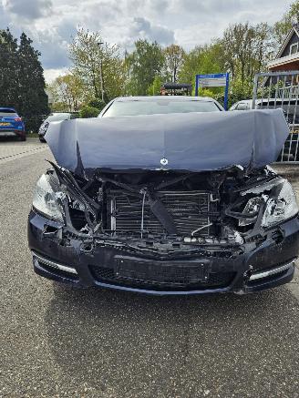 uszkodzony samochody osobowe Mercedes E-klasse E 220 CDI 2011/10