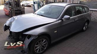 Coche siniestrado BMW 3-serie 3 serie Touring (E91), Combi, 2004 / 2012 320d 16V Efficient Dynamics Edition 2012/2